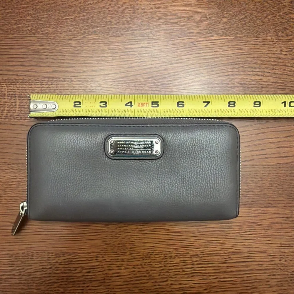 Marc by Marc Jacobs Women's Slim Zip Around Wallet
